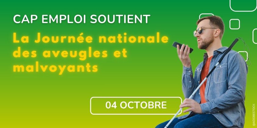 Personne non voyante avec des lunettes et une canne blanche en train de parler à son smartphone.