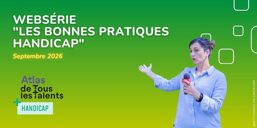Personne parlant dans un micro